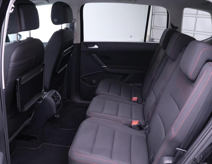 Volkswagen Touran 16