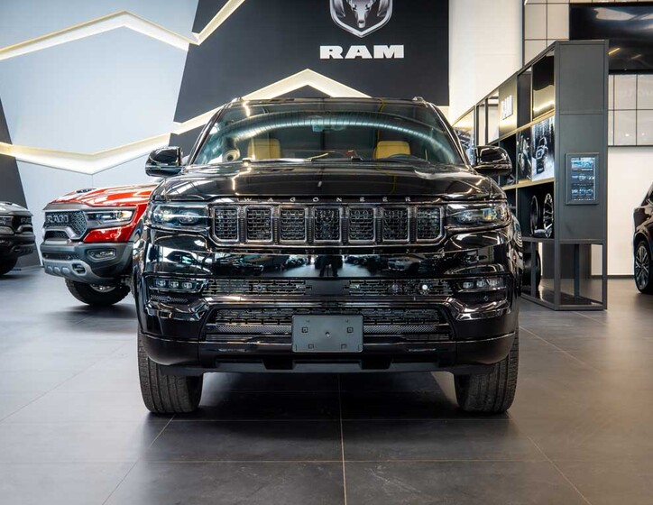 Jeep Grand Wagoneer 11