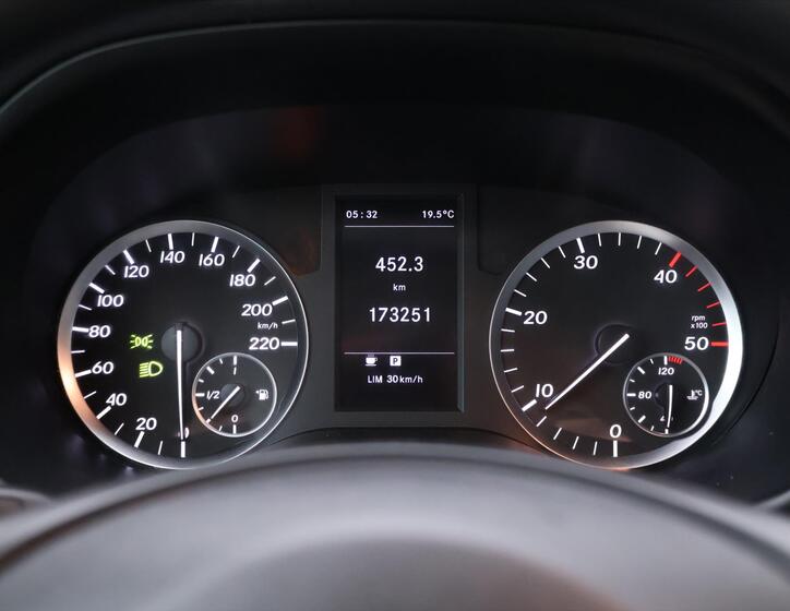 Mercedes-Benz Vito 20