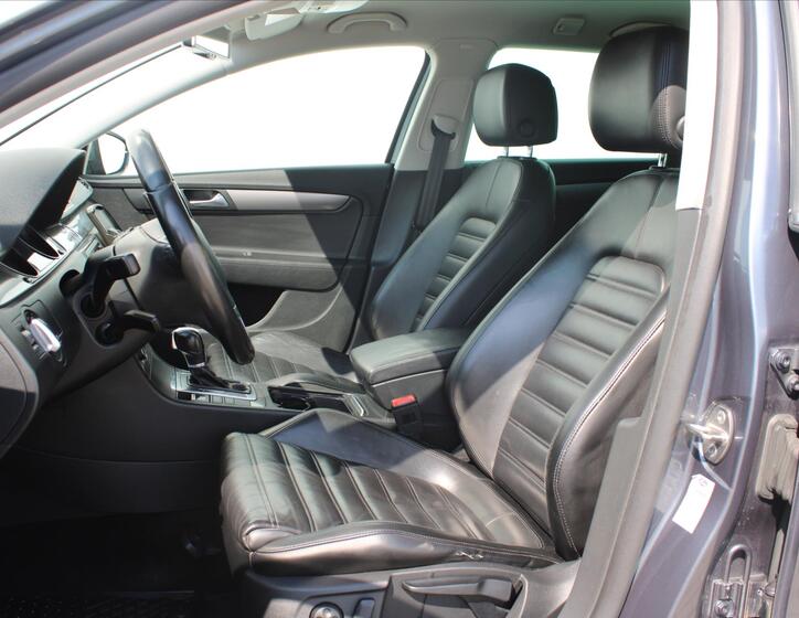 Volkswagen Passat 10