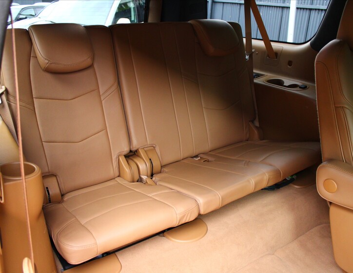 Cadillac Escalade 26