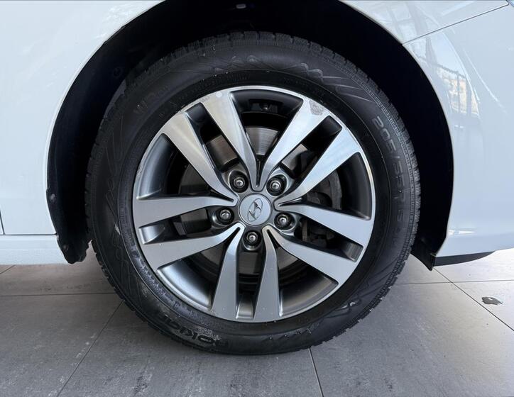 Hyundai i30 24