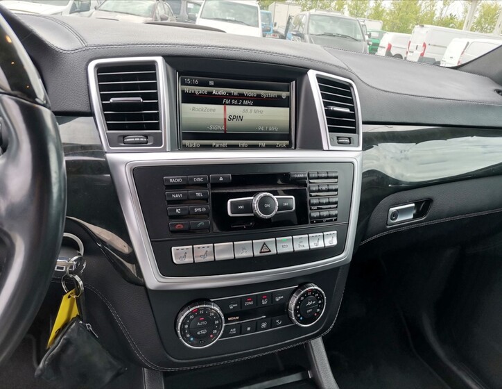 Mercedes-Benz GL 9
