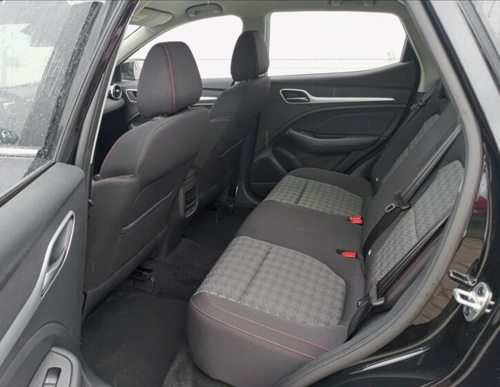 MG ZS 11