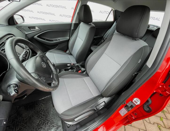 Hyundai i20 11