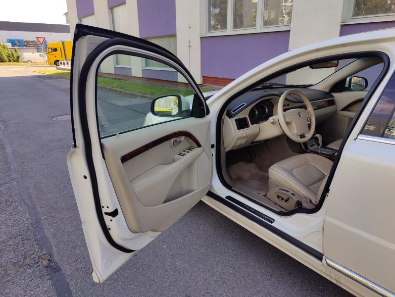 Volvo S80