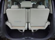 Lexus LM 350h 17