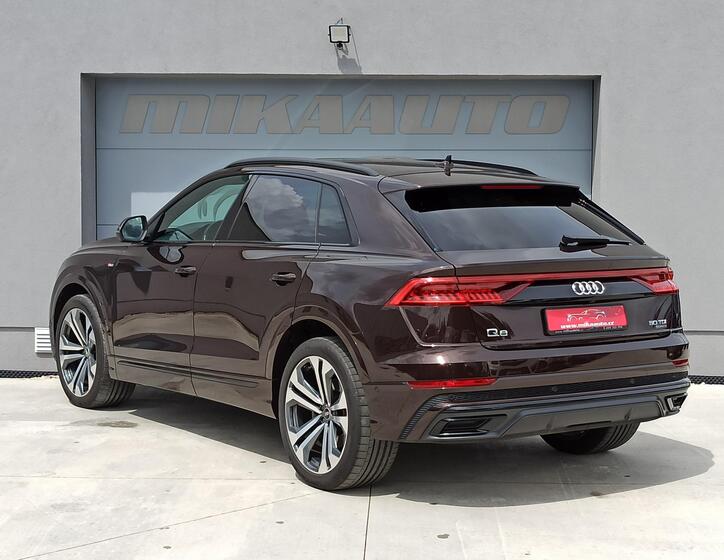 Audi Q8 6