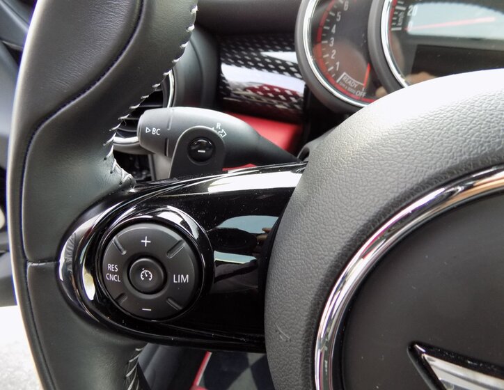 Mini Cooper 24