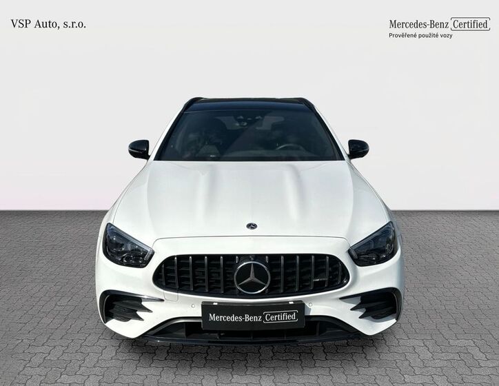 Mercedes-Benz Třídy E 8