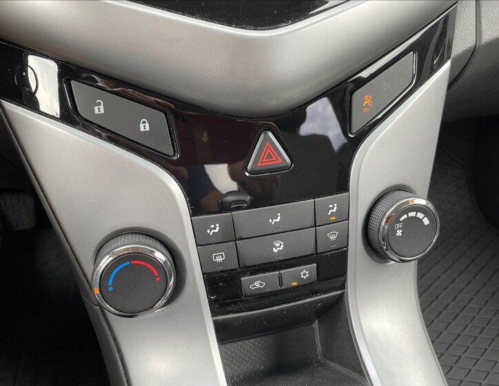 Chevrolet Cruze 13