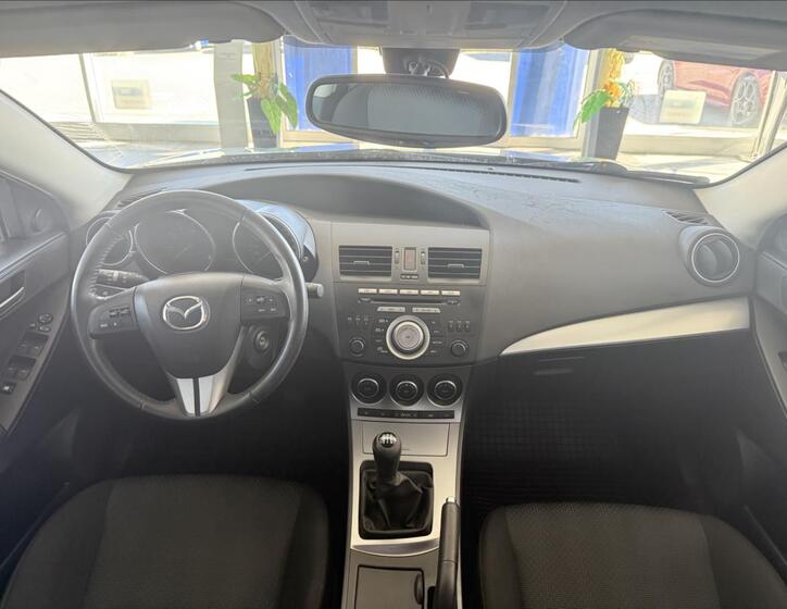 Mazda 3 9