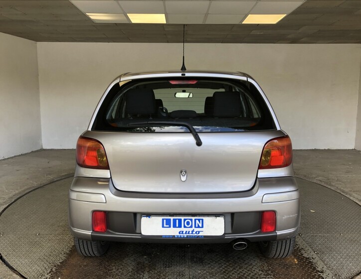 Toyota Yaris 6
