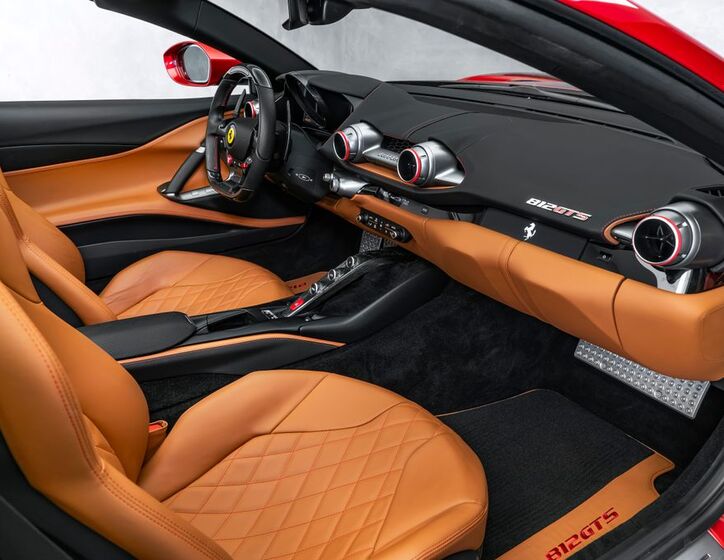 Ferrari 812 17