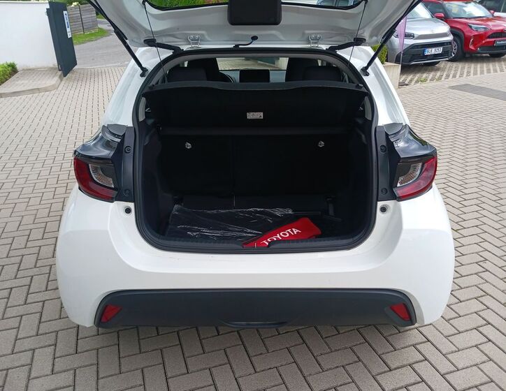 Toyota Yaris 13