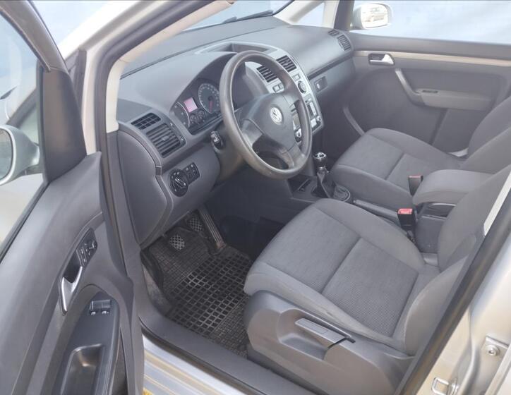Volkswagen Touran 11