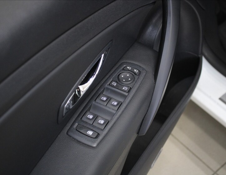 Renault Fluence 15