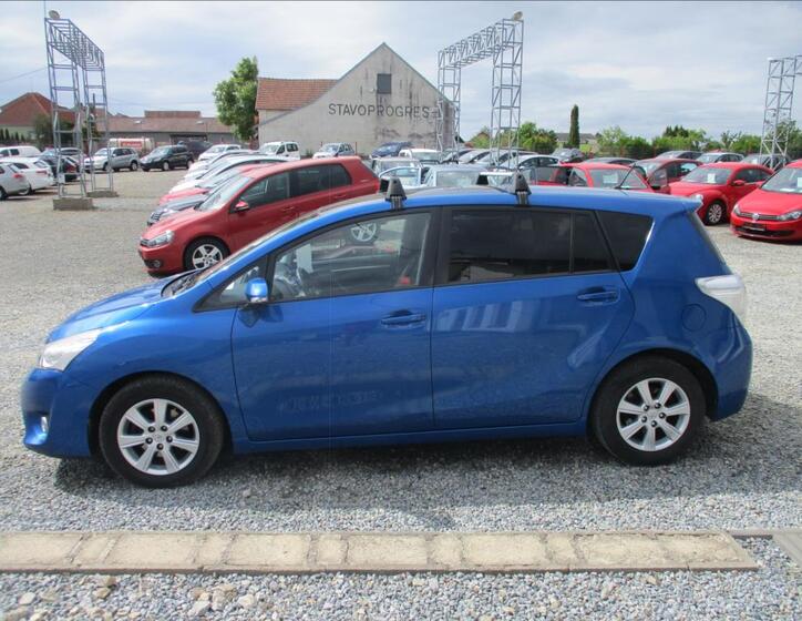 Toyota Verso 4
