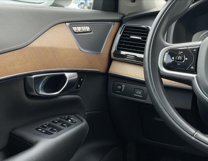 Volvo XC90 13