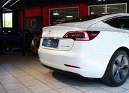 Tesla Model 3 8