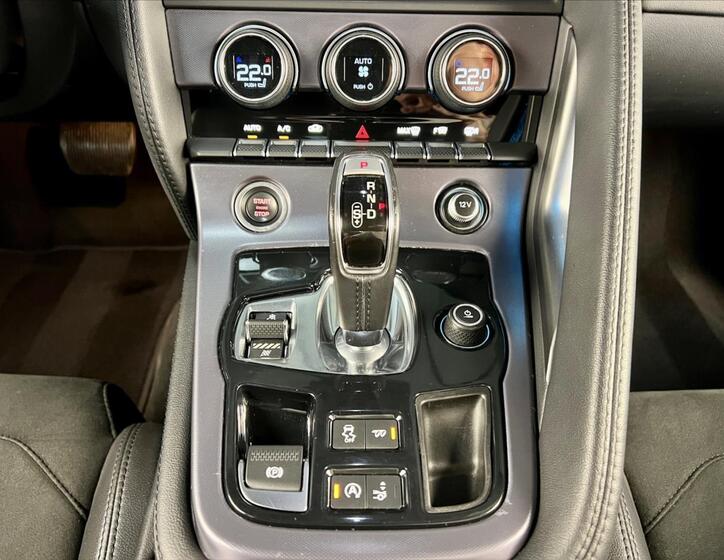 Jaguar F-Type 18