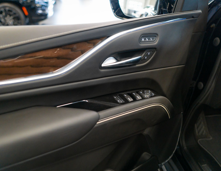 Cadillac Escalade 18