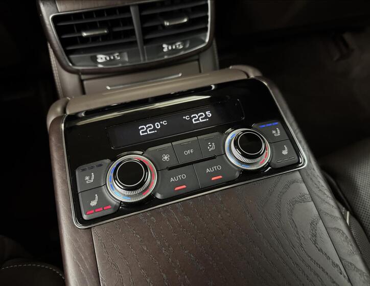 Audi A8 58
