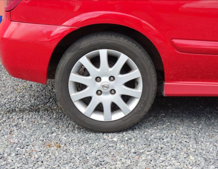 Nissan Almera 9