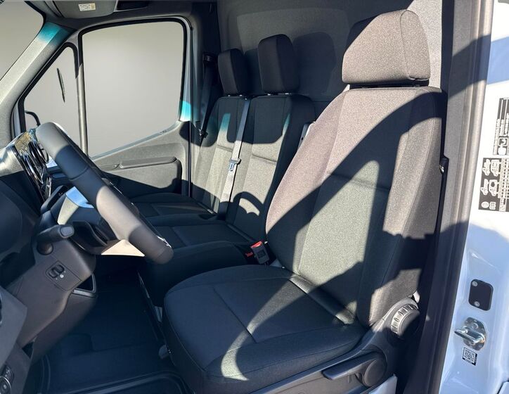 Mercedes-Benz Sprinter 13
