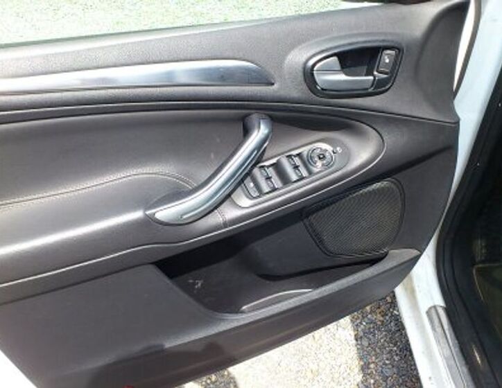 Ford Galaxy 11