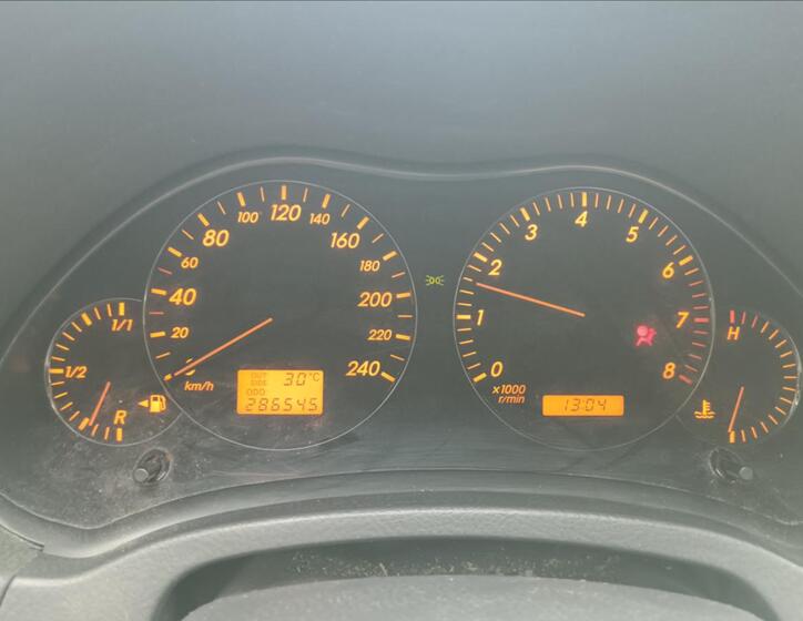 Toyota Avensis 21