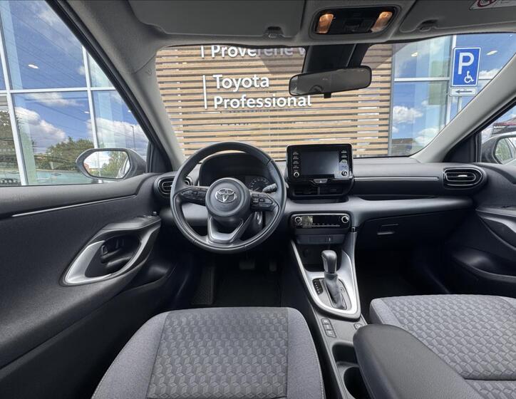 Toyota Yaris 5