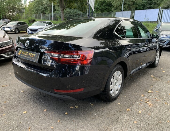 Škoda Superb 8