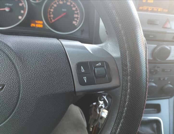 Opel Zafira 12