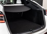 Tesla Model Y 18