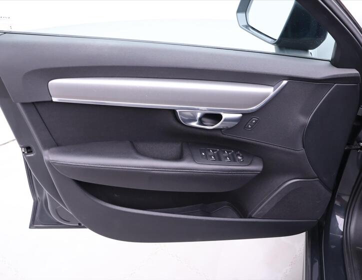 Volvo V90 12