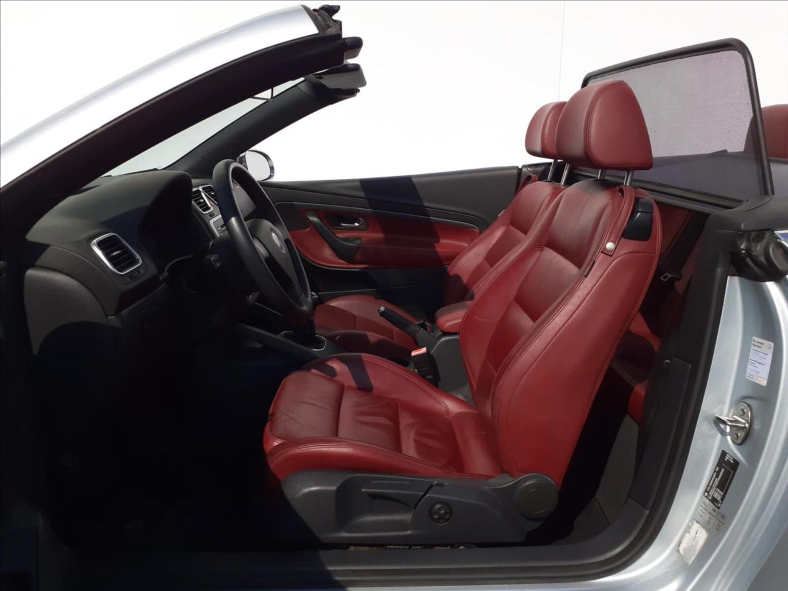 Volkswagen EOS 8