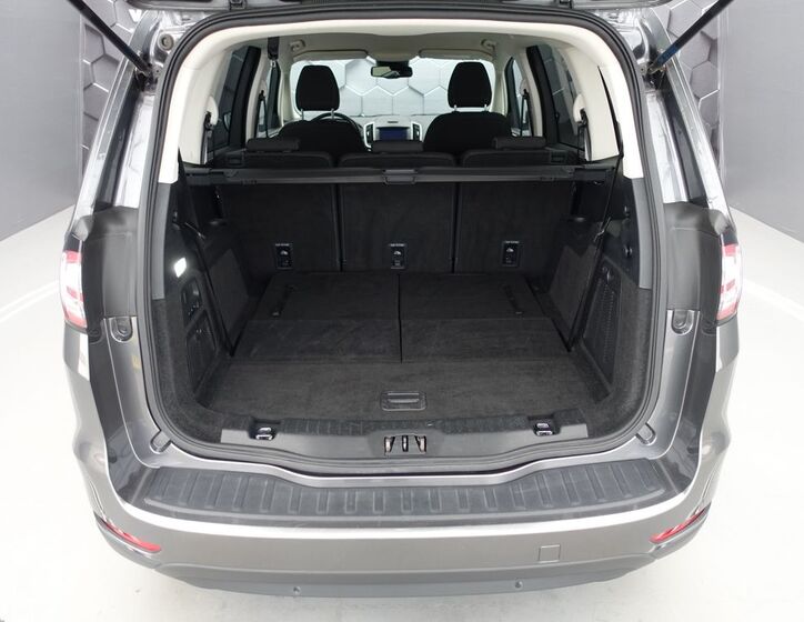 Ford Galaxy 27