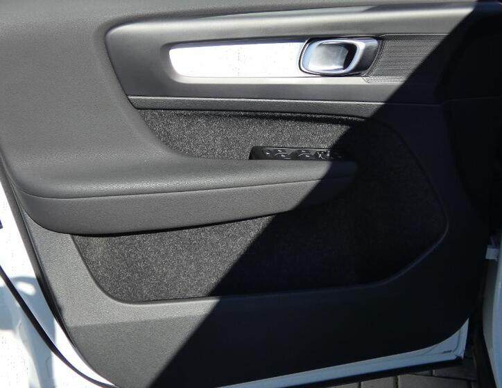 Volvo XC40 8