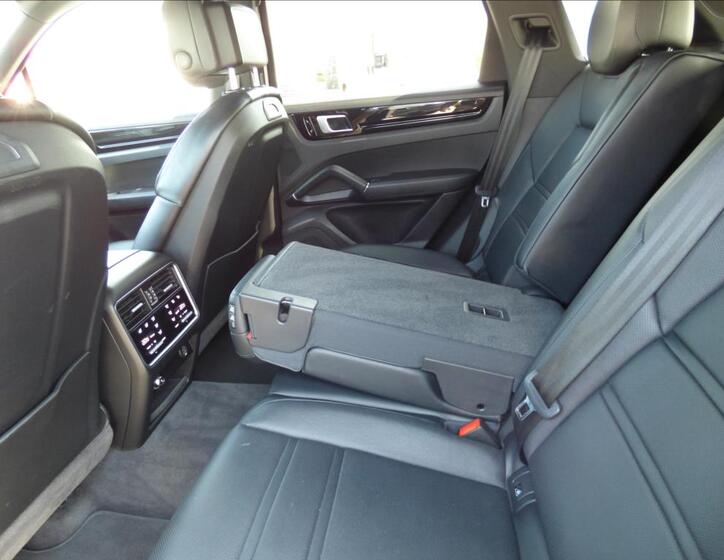 Porsche Cayenne 56