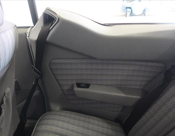 Mercedes-Benz 124 25