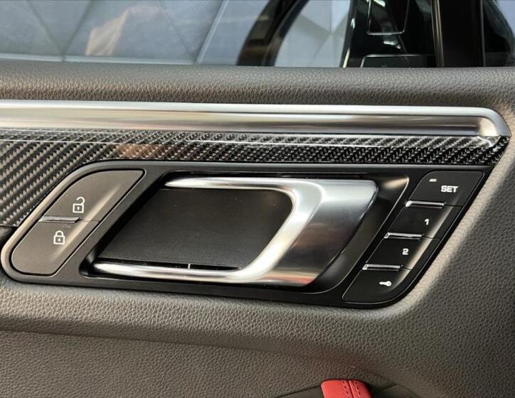 Porsche Macan 25