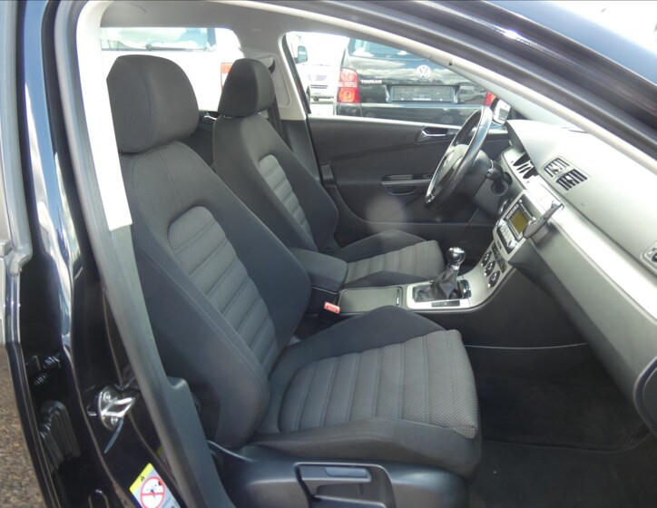 Volkswagen Passat 10