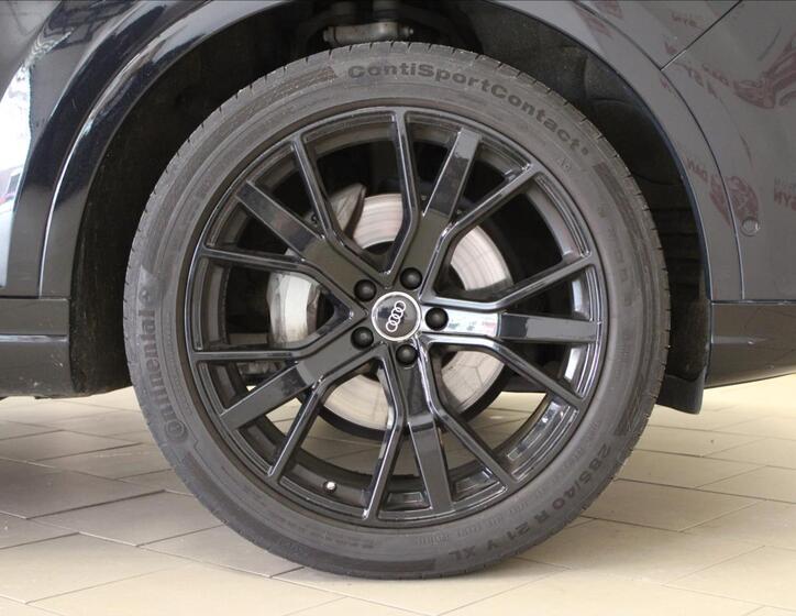 Audi Q7 36