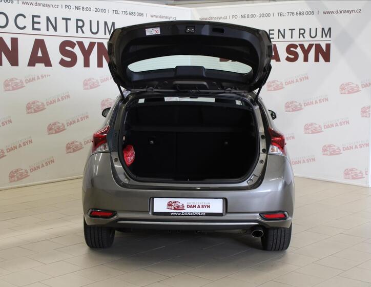 Toyota Auris 7