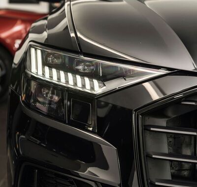 Audi Q8 20