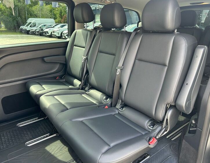Mercedes-Benz Vito 13