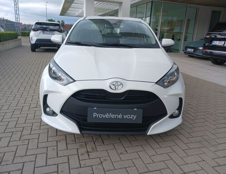 Toyota Yaris 9