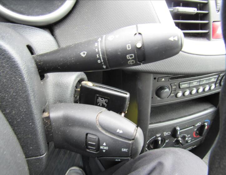 Peugeot 207 19