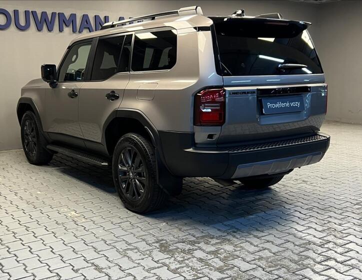 Toyota Land Cruiser 21